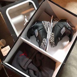 Jordan crib shoes with beanie hat